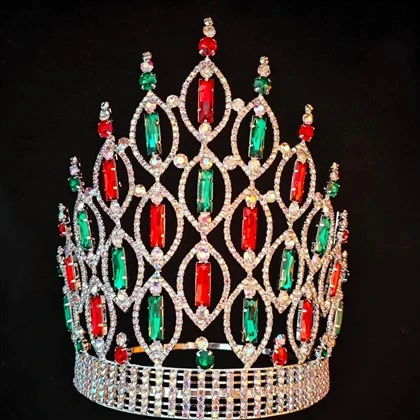 Vianočná koruna scéna a sprievodné scenáre Tiara
