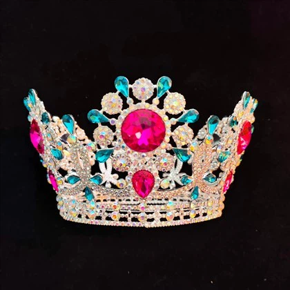 Červená krištáľová koruna